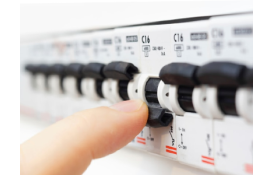 AUTOMĀTISKIE SLĒDŽI un DROŠINĀTĀJI